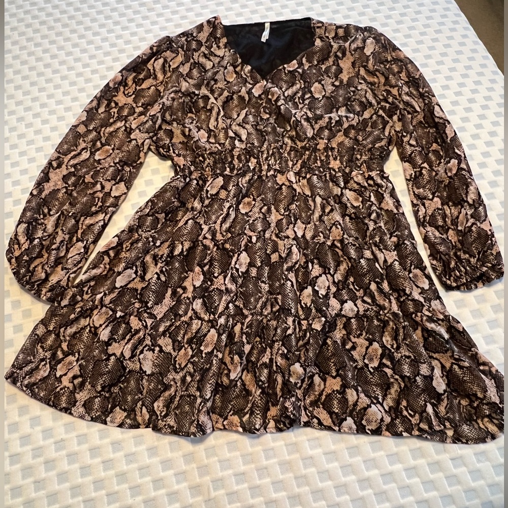 Moon Rchid Snake Skin Dress, XXL, used, barley worn, smoke free home
